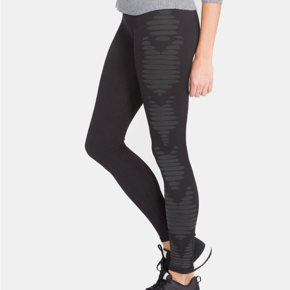 Spanx leggings full length black Aztec design women's size medium